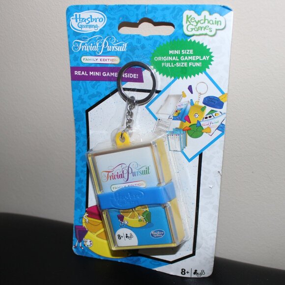 3/$77❤️sealed Hasbro Gaming Keychain Games TRIVIAL PURSUIT Mini Size Board Game - Picture 2 of 4